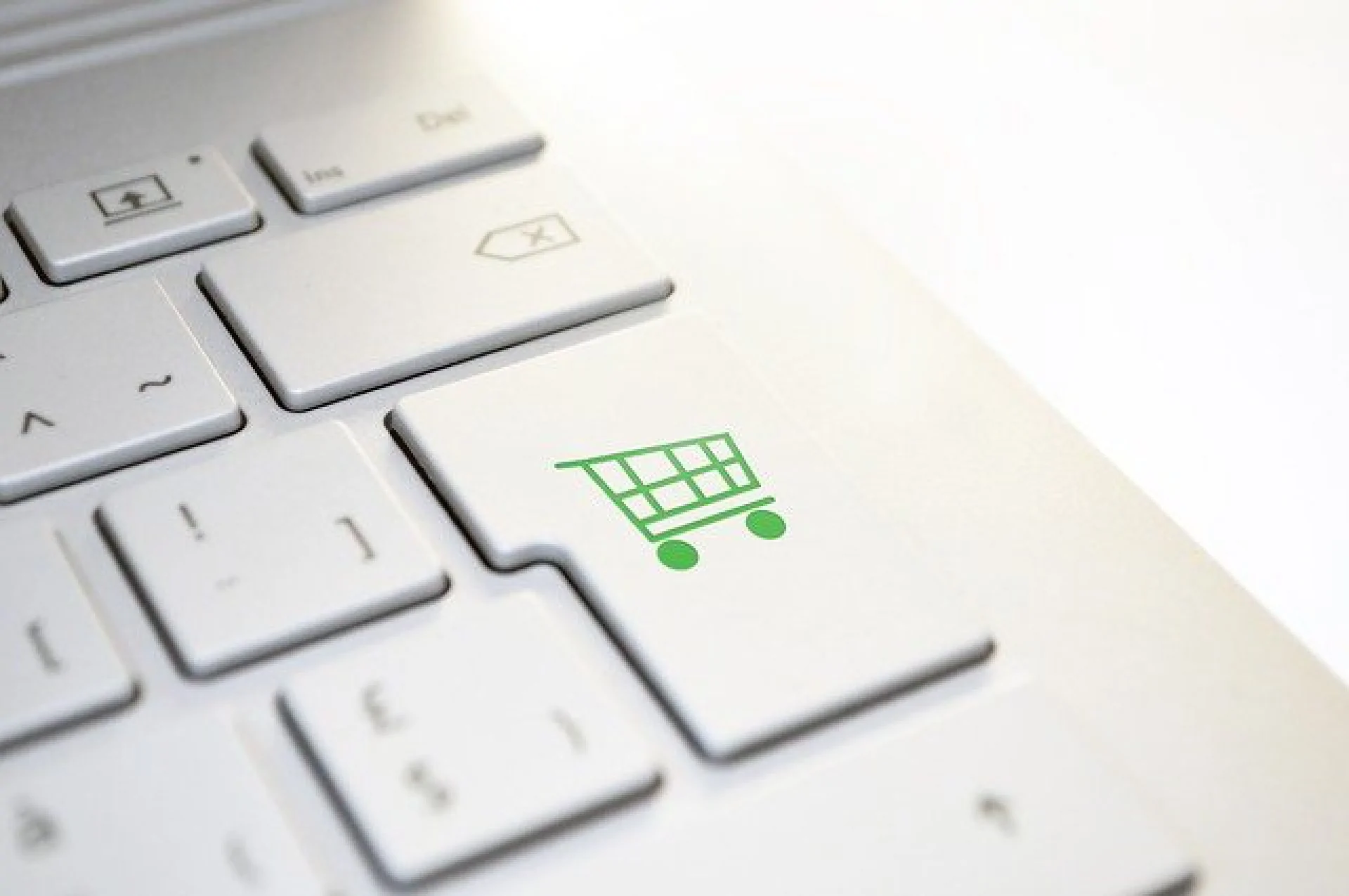 How to sell more in online stores?